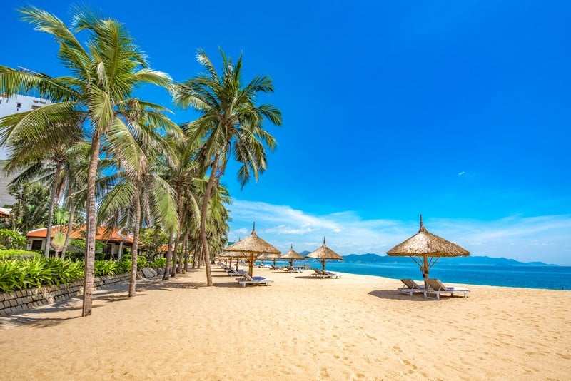 Nha Trang – Biển Nhũ Tiên – Chùa Long Sơn – Làng gốm Bàu Trúc – Làng yến Mai Sinh – Khám phá cao tốc mới